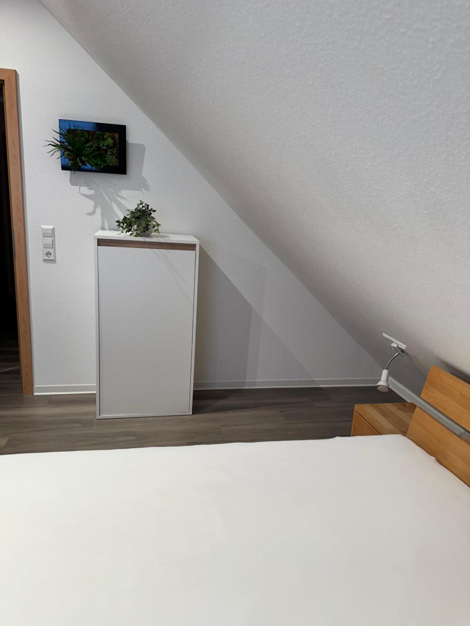 Gaeste-Appartement-Kirsammer Eningen unter Achalm Экстерьер фото
